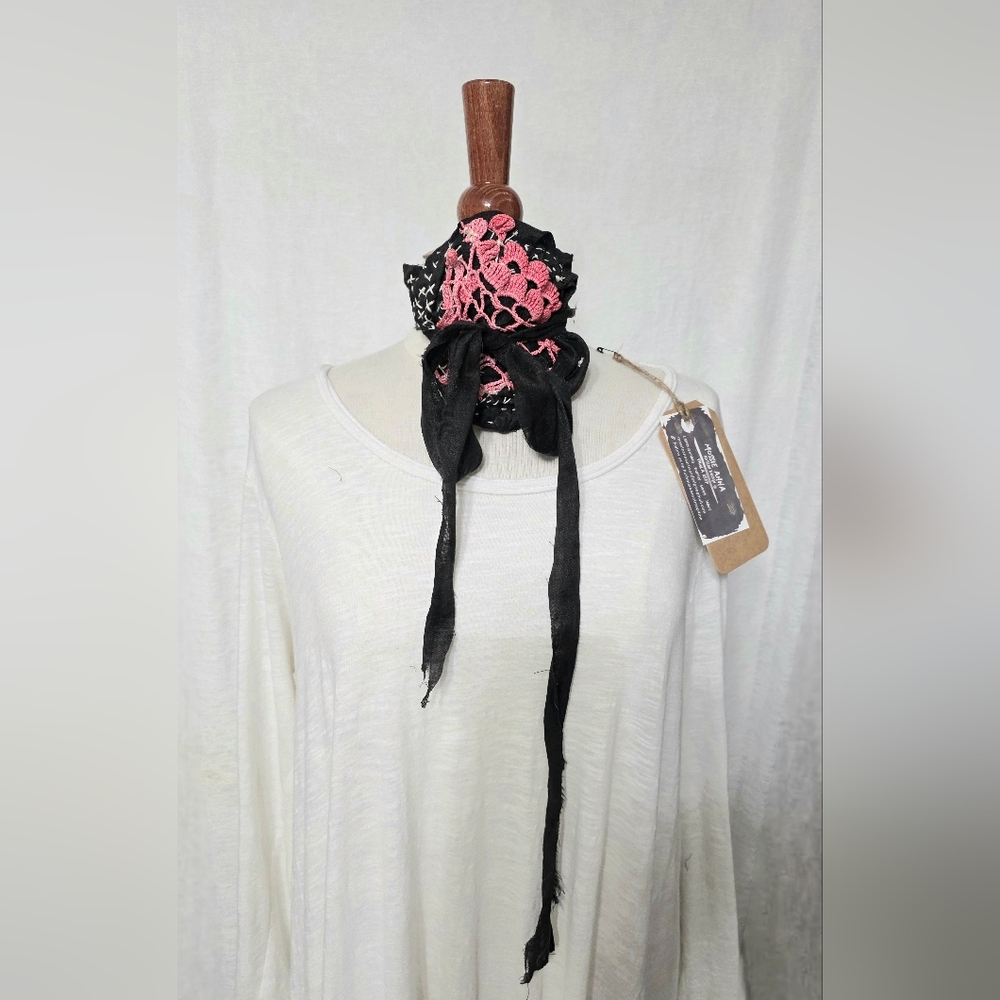 JABOT🩷 MOSSIE ANNA ARTISAN DESIGN NWT - Picture 8 of 11